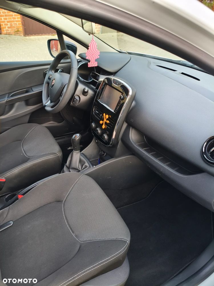 Renault Clio - 6