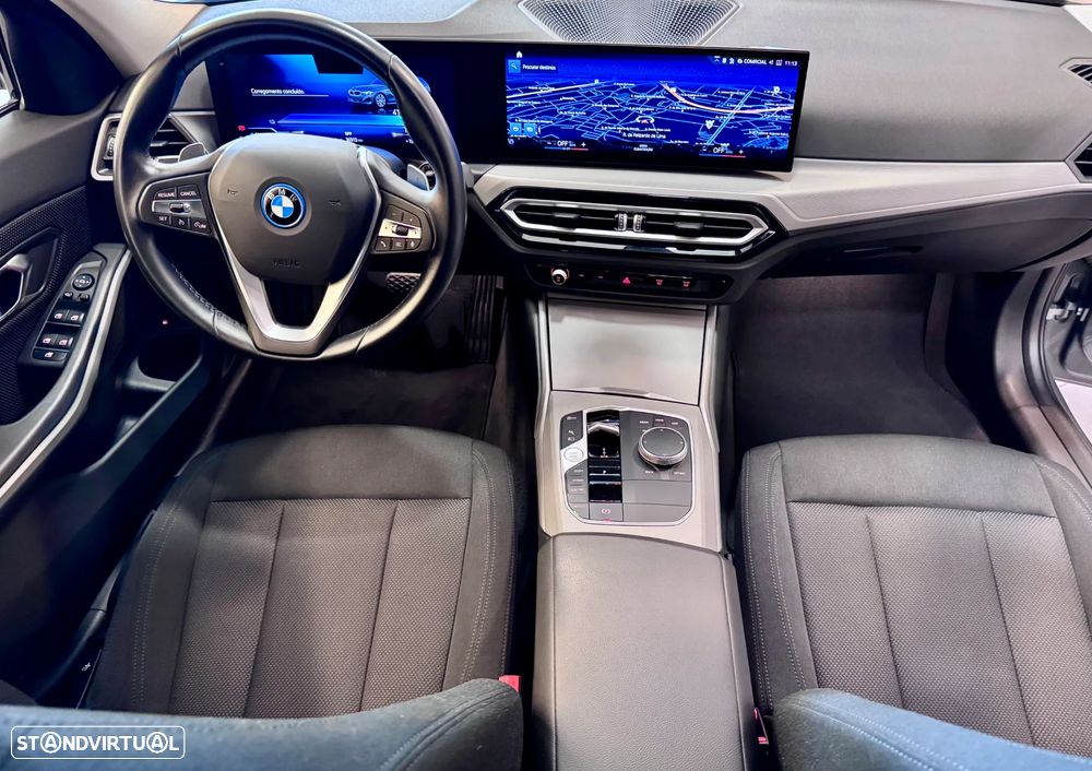 BMW 320 e Touring Corporate Edition Auto - 26