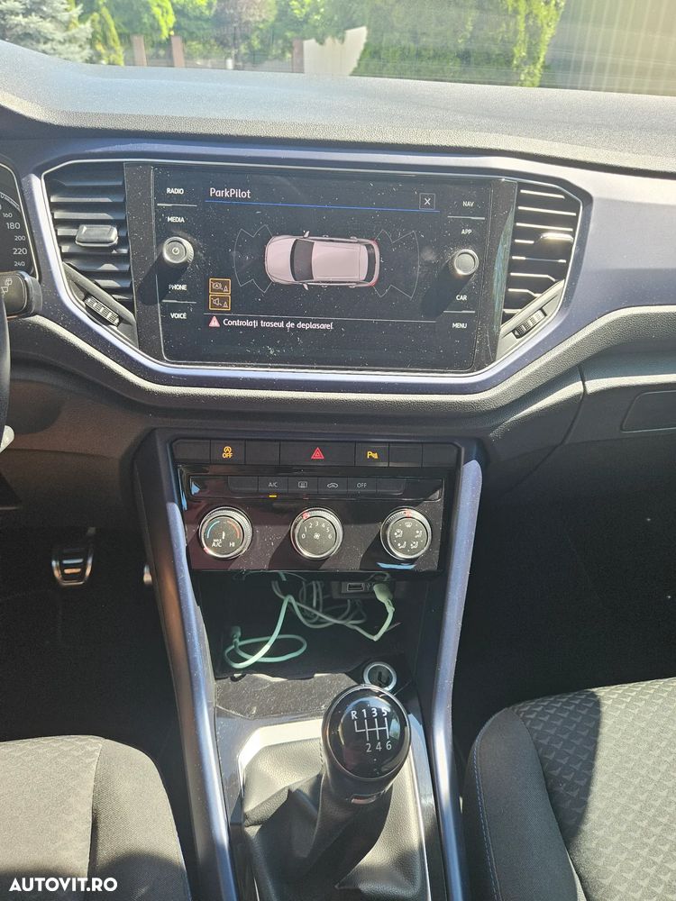 Volkswagen T-Roc - 16