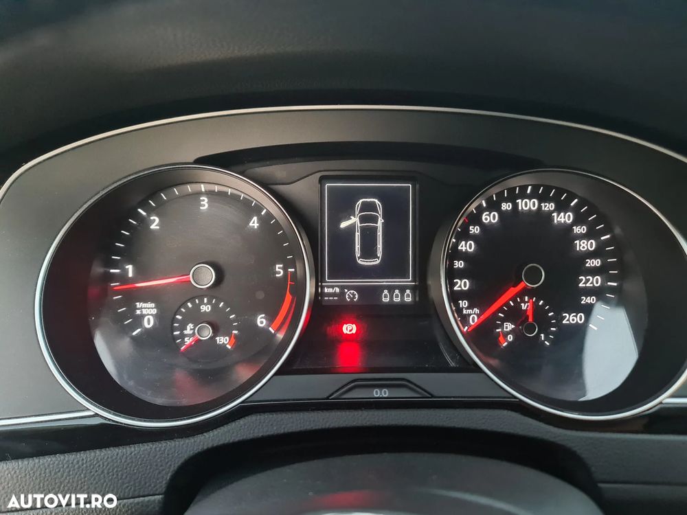 Volkswagen Passat 1.6 TDI SCR DSG Comfortline - 5