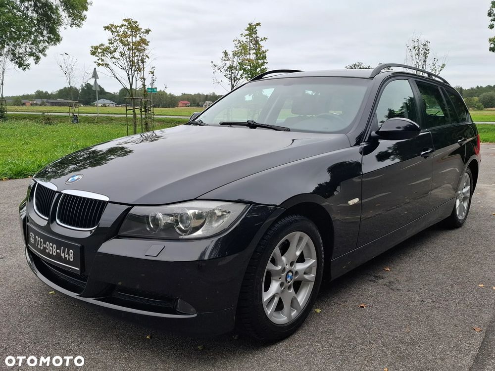 BMW Seria 3 318i Touring - 1