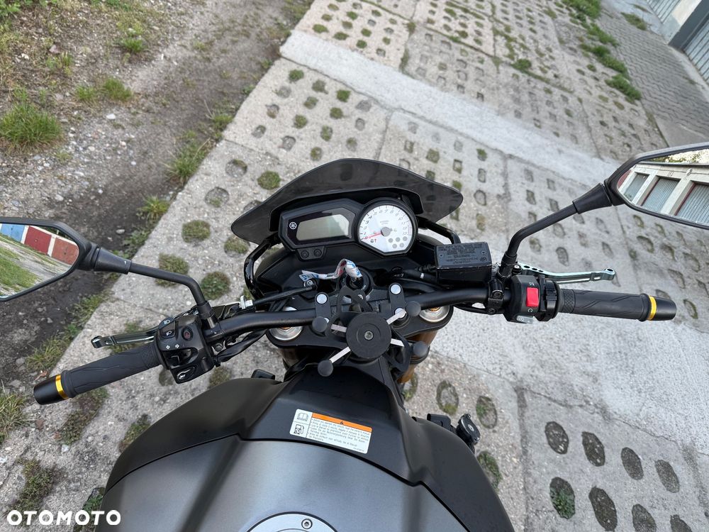 Yamaha FZ8 - 7