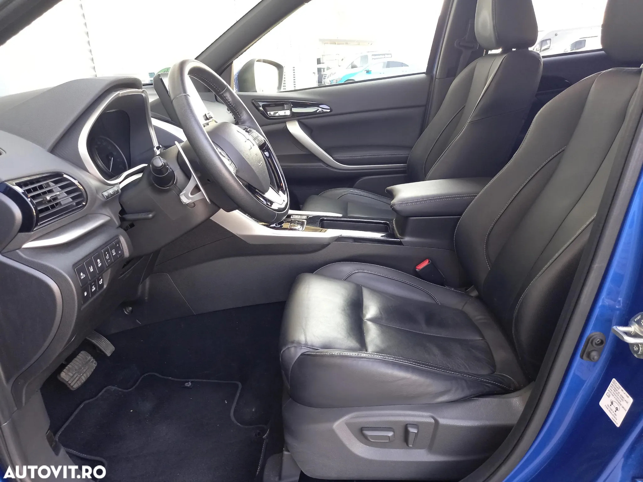 Mitsubishi Eclipse-Cross PHEV Intense+ Black - 12