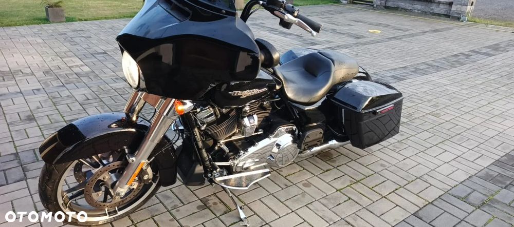 Harley-Davidson Touring Street Glide - 2