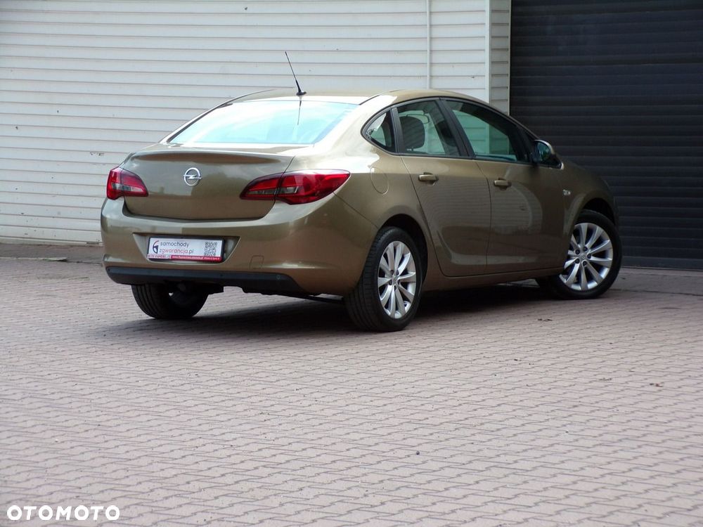 Opel Astra - 12