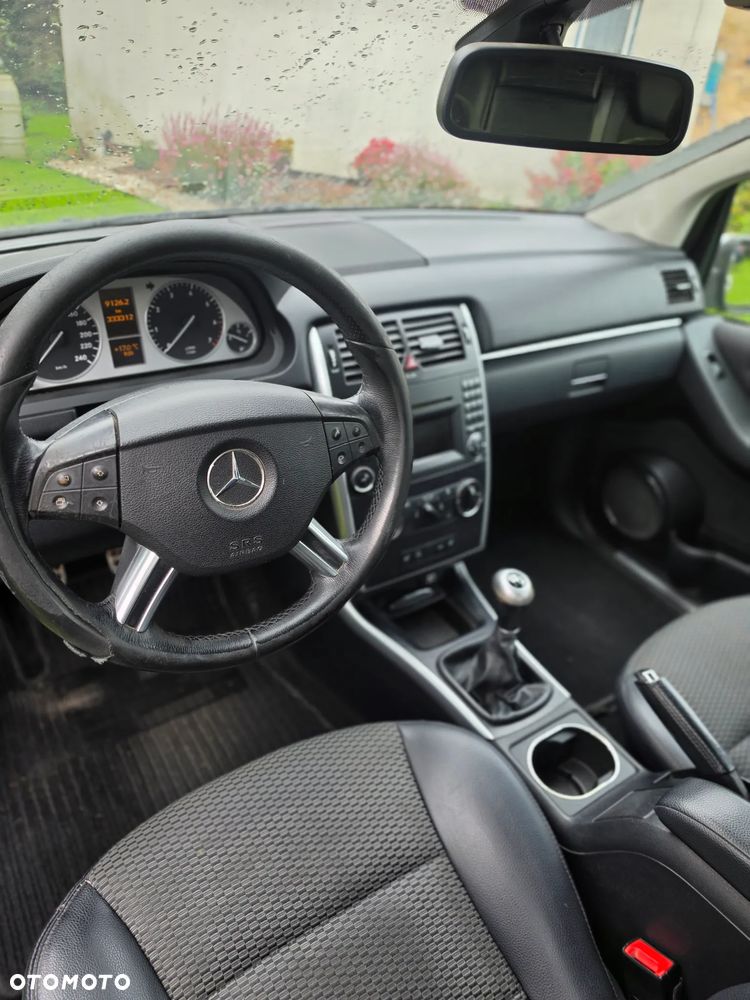 Mercedes-Benz B-Class 2009 photo 3