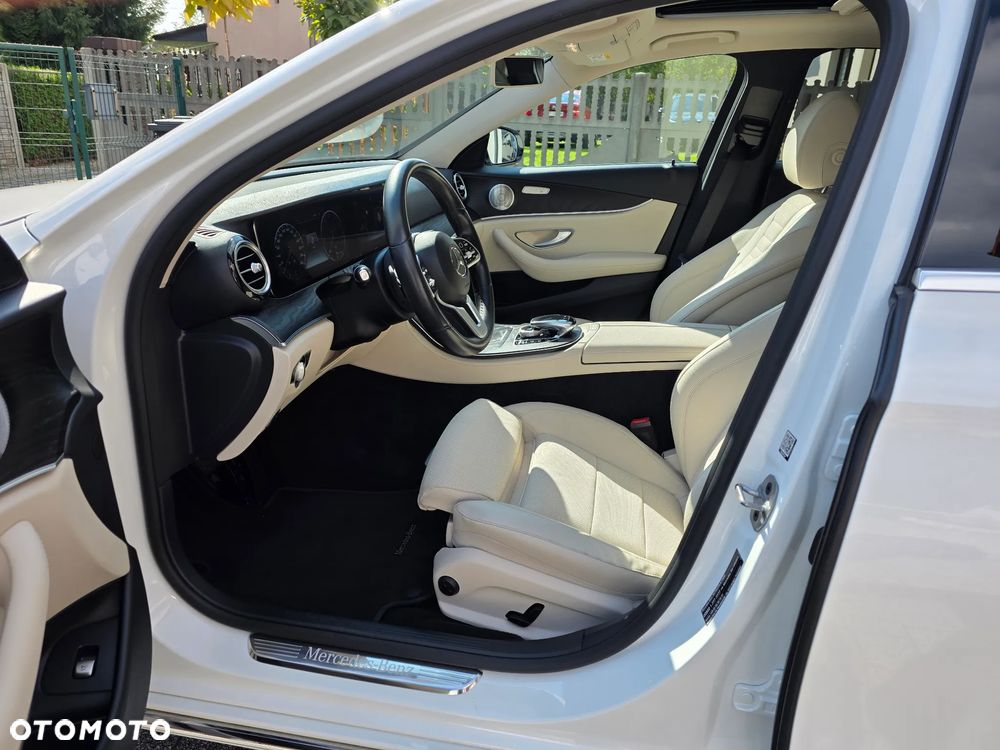 Mercedes-Benz Klasa E 300 de 9G-TRONIC Exclusive - 11