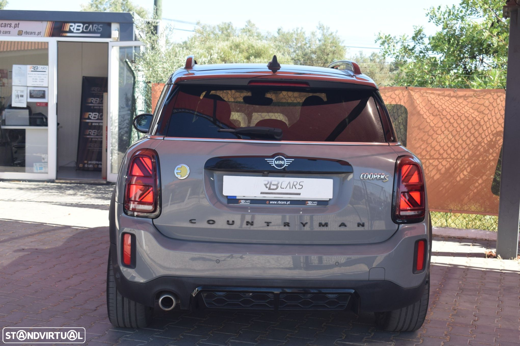 MINI Countryman Cooper SE ALL4 JCW Auto - 6