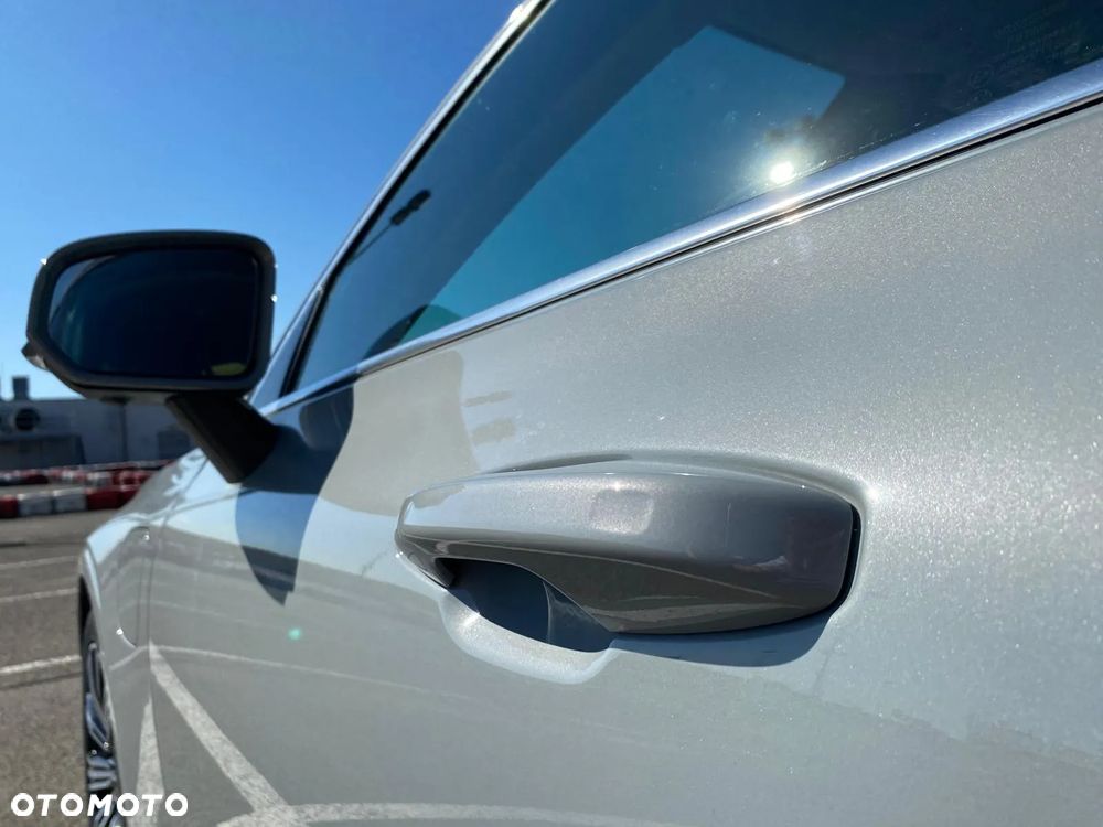 Volvo V60 T6 Plug-in Hybrid AWD Plus Bright - 9