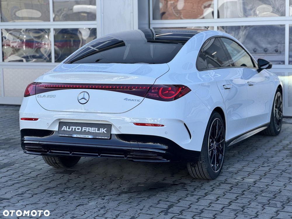 Mercedes-Benz CLA 200 mHEV 4-Matic 8G-DCT - 9