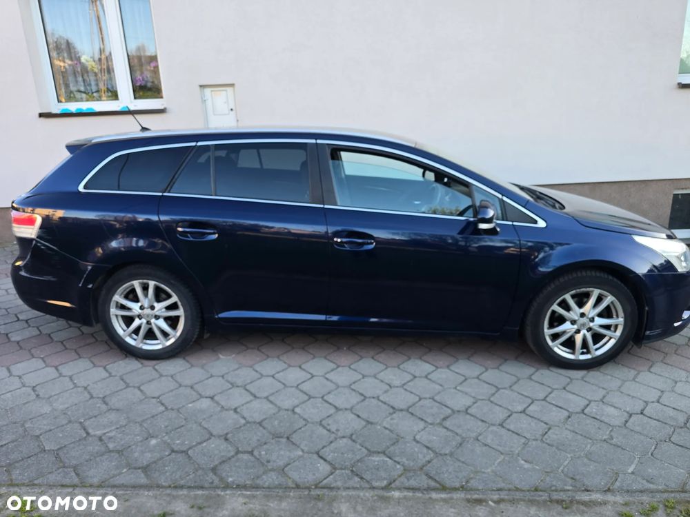Toyota Avensis 1.8 Executive - 6