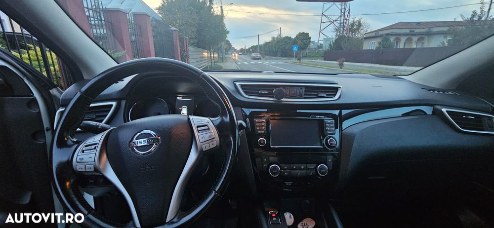 Nissan Qashqai 1.6L dCi Start/Stop 4X4-i Tekna - 9