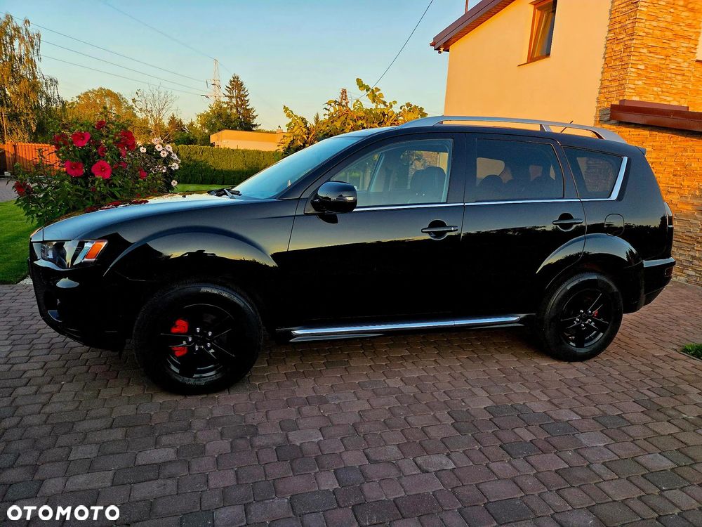 Mitsubishi Outlander - 2