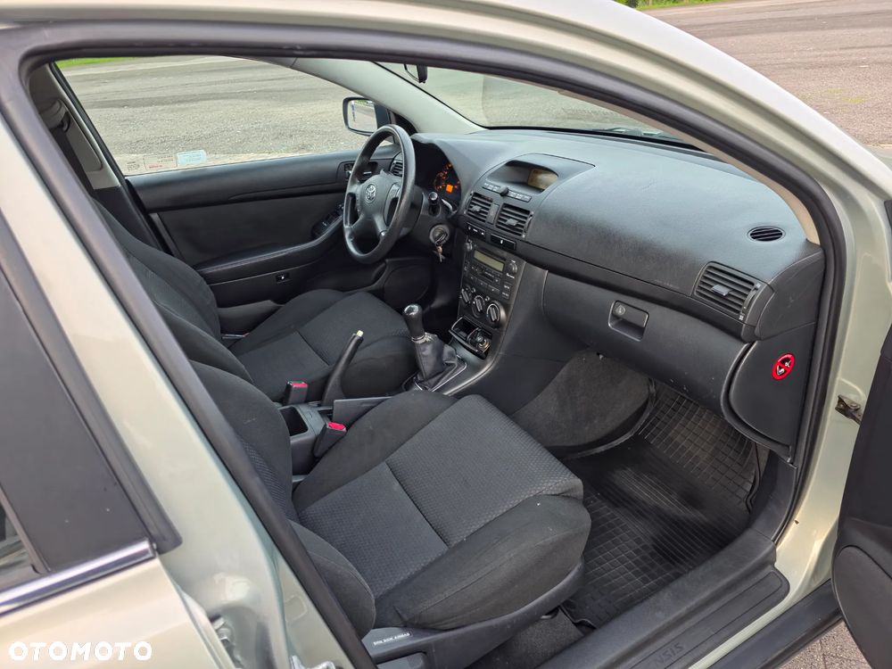 Toyota Avensis 2.0 D-4D Sol - 15