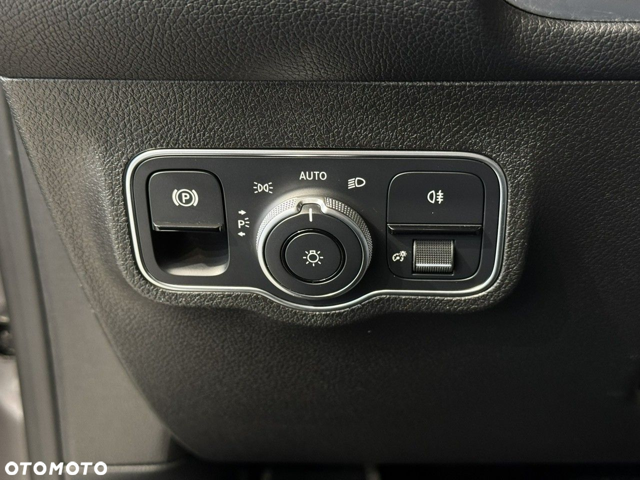 Mercedes-Benz GLB - 18