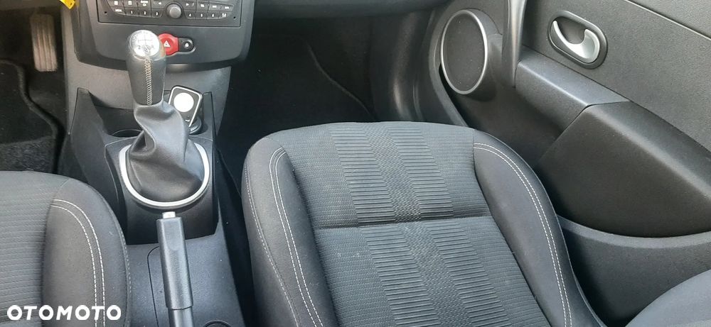 Renault Clio 1.2 16V 75 TomTom Edition - 19