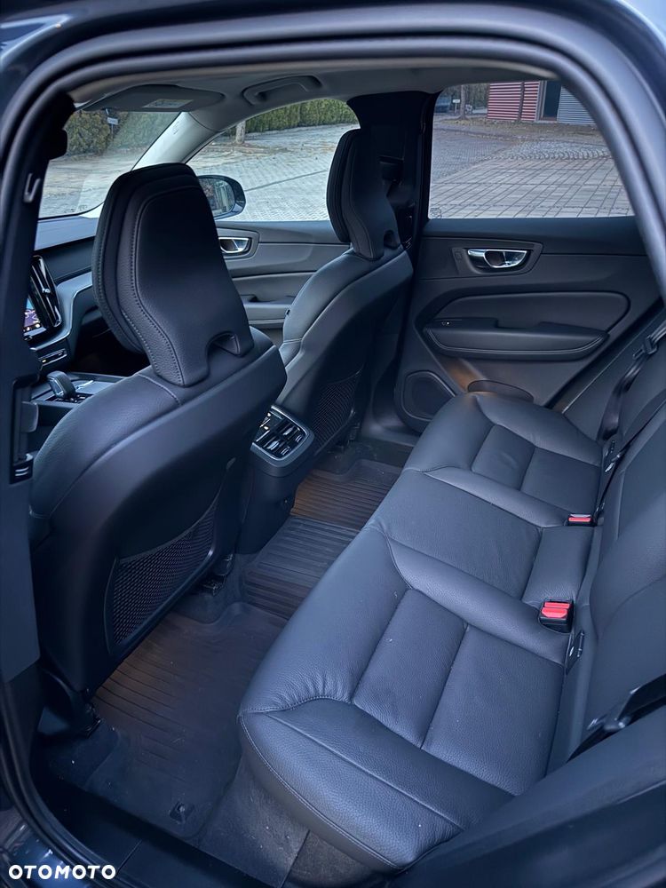 Volvo XC 60 B5 B AWD Ultra Dark - 15