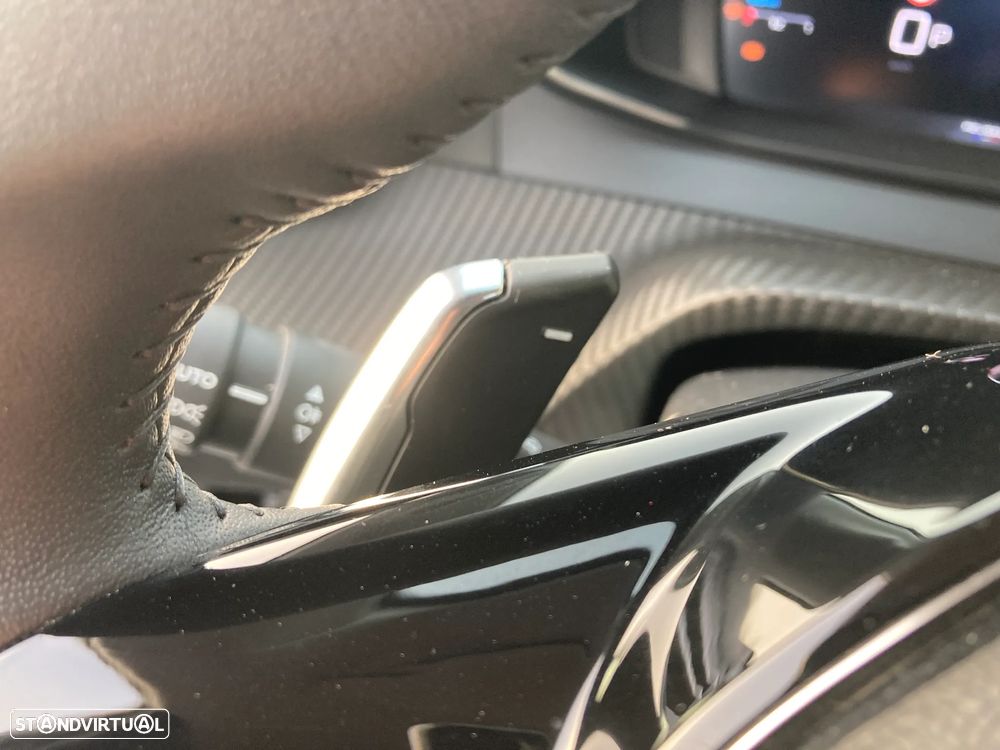 Peugeot 208 1.2 Hybrid Allure e-DCS6 - 19