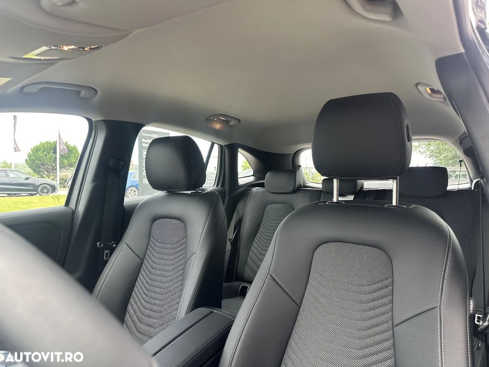 Mercedes-Benz GLA 180 7G-DCT Special Edition - 17
