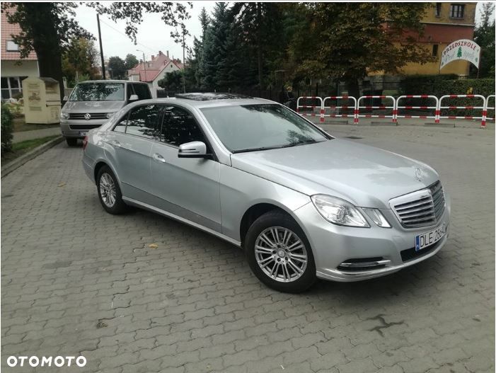Mercedes-Benz Klasa E 200 CGI BlueEFFICIENCY Automatik Elegance - 3