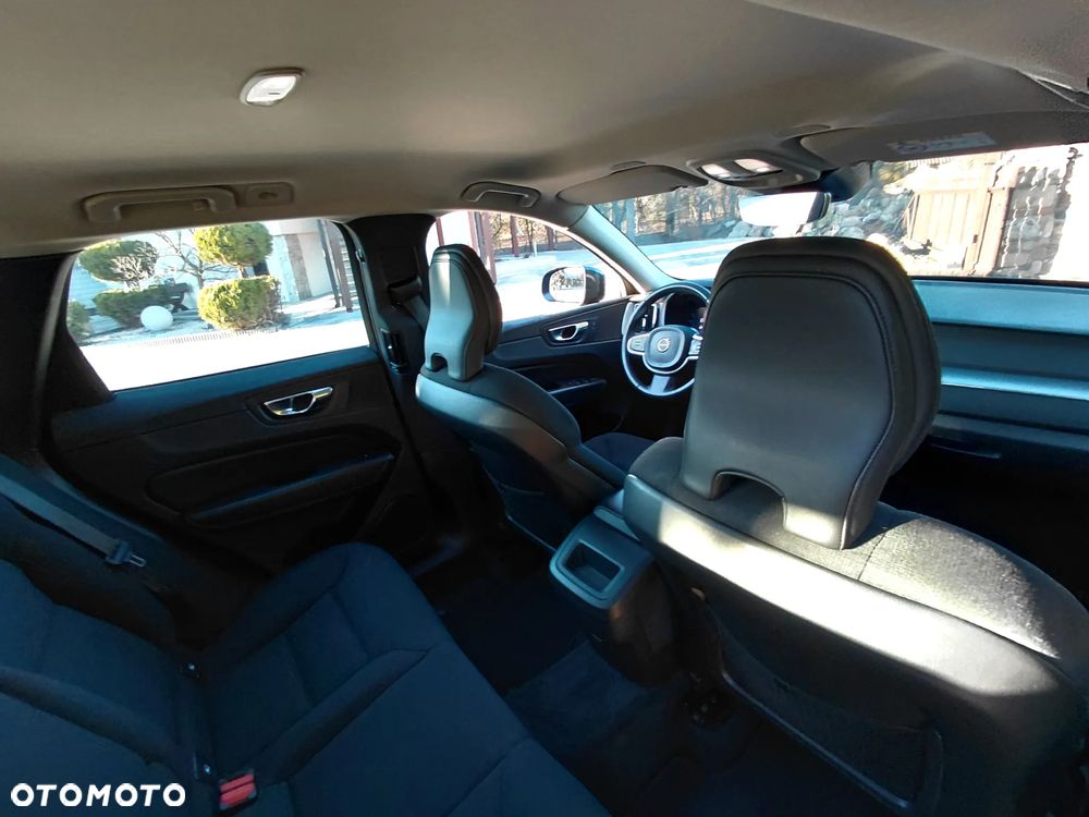 Volvo XC 60 B4 D AWD Geartronic Momentum - 23