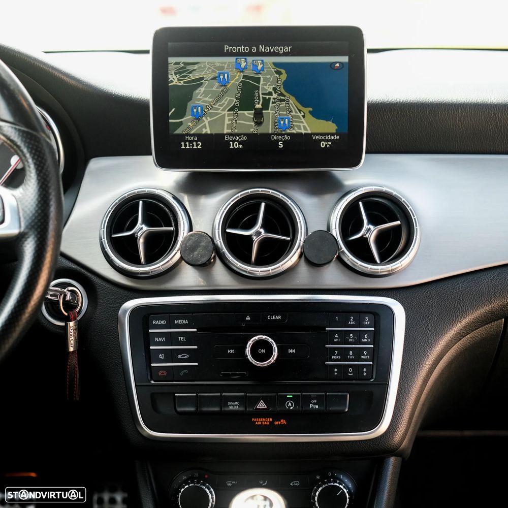 Mercedes-Benz CLA 180 d Shooting Brake AMG Line - 28