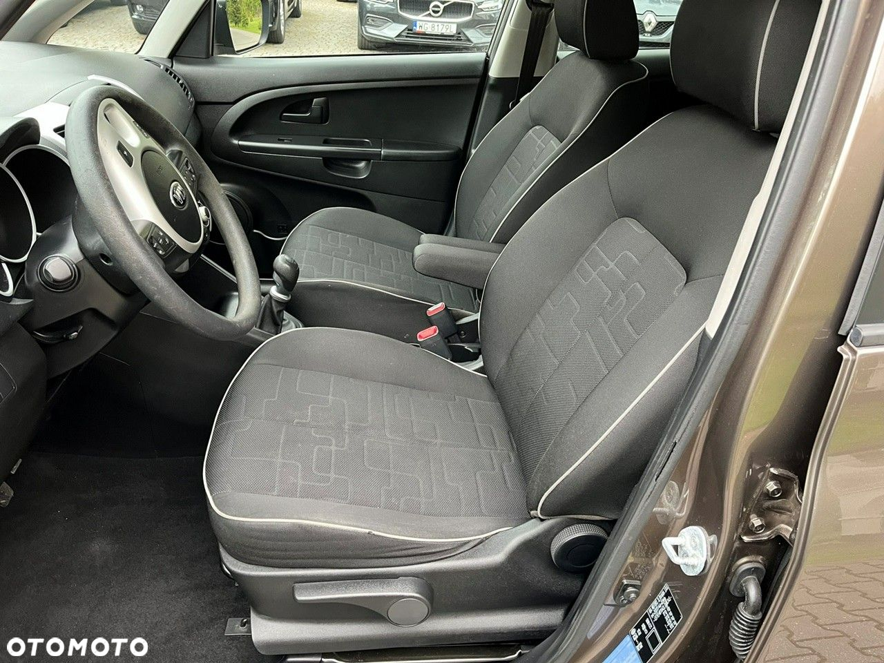 Kia Venga - 8