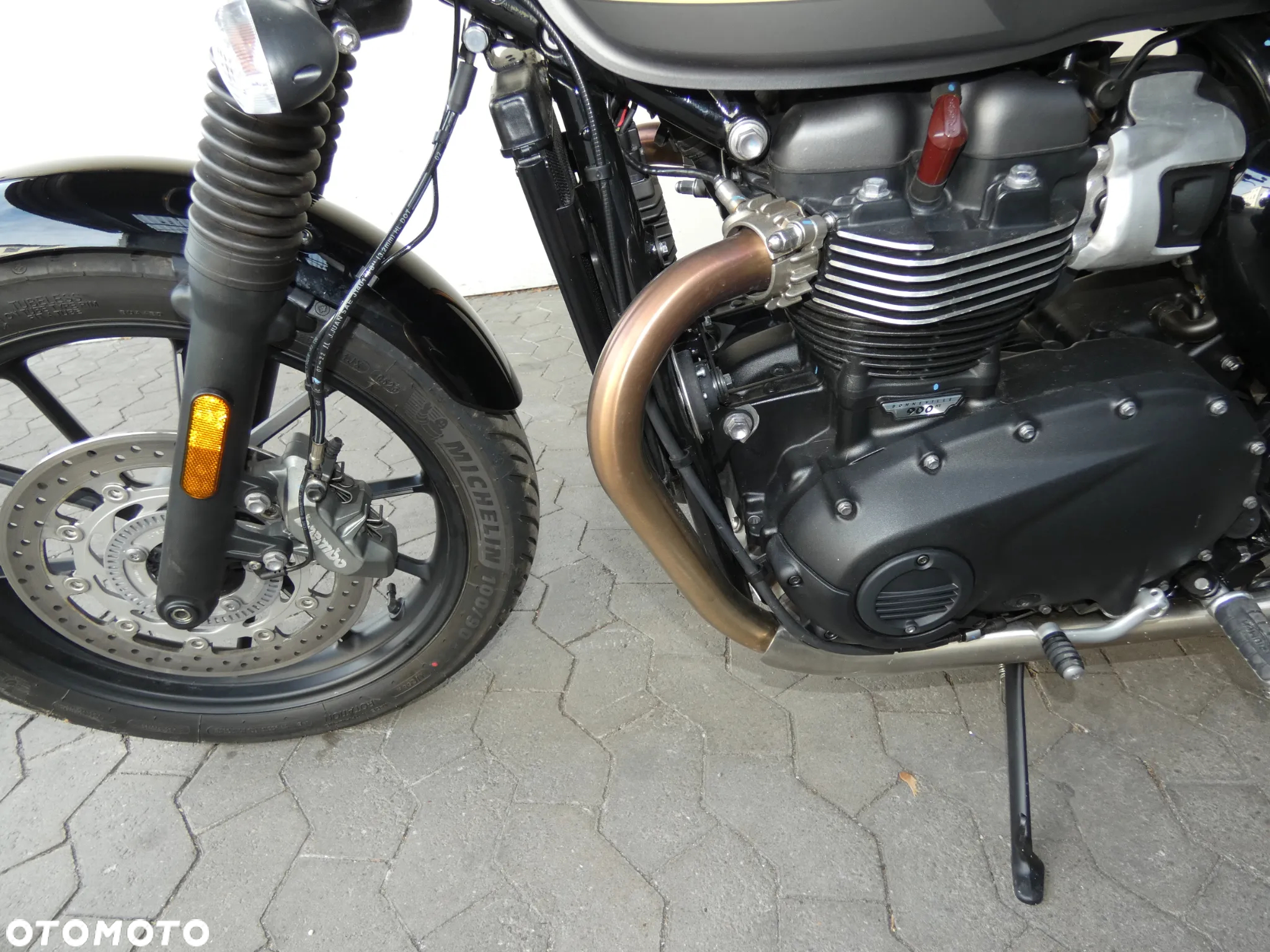 Triumph Speed Twin - 12