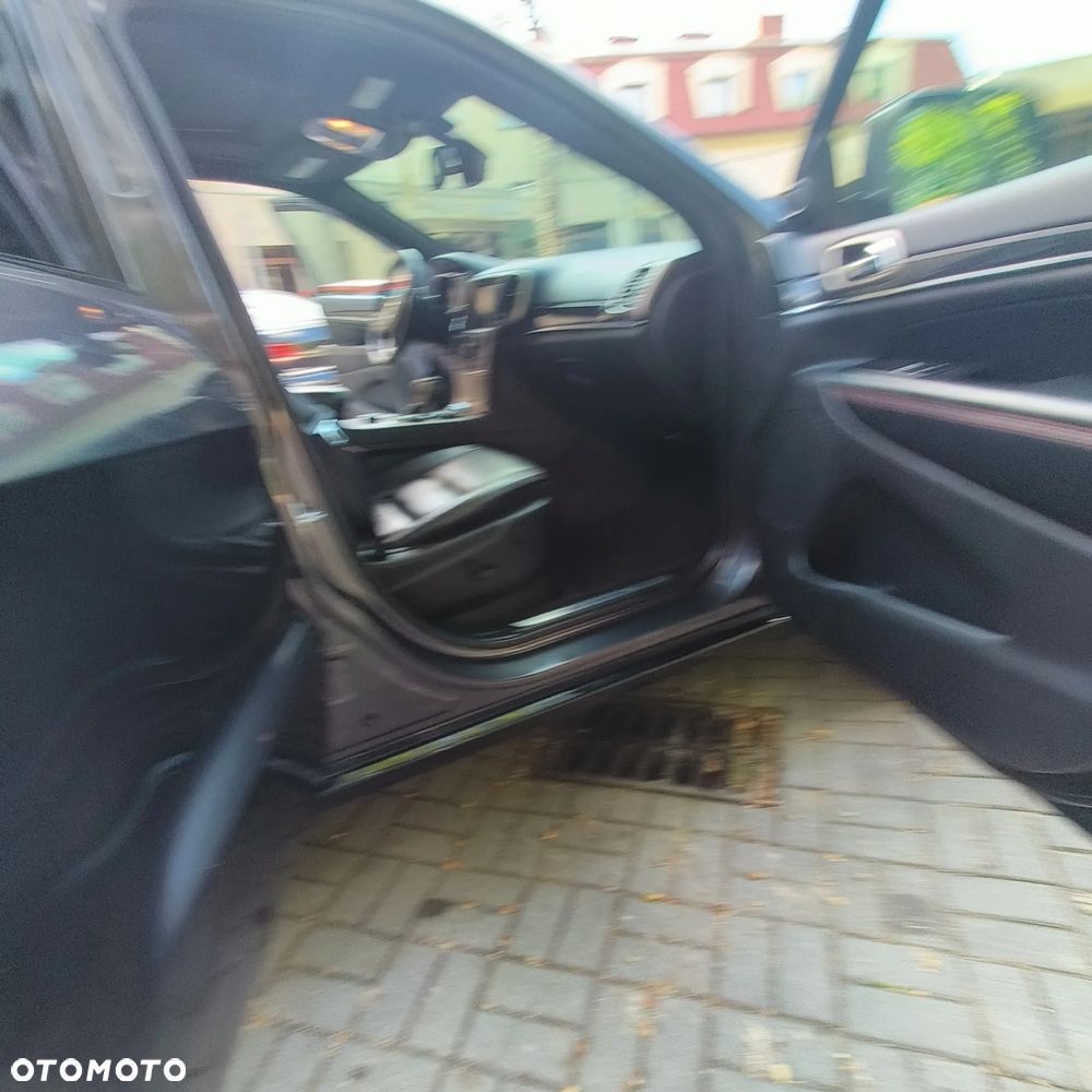 Jeep Grand Cherokee - 16