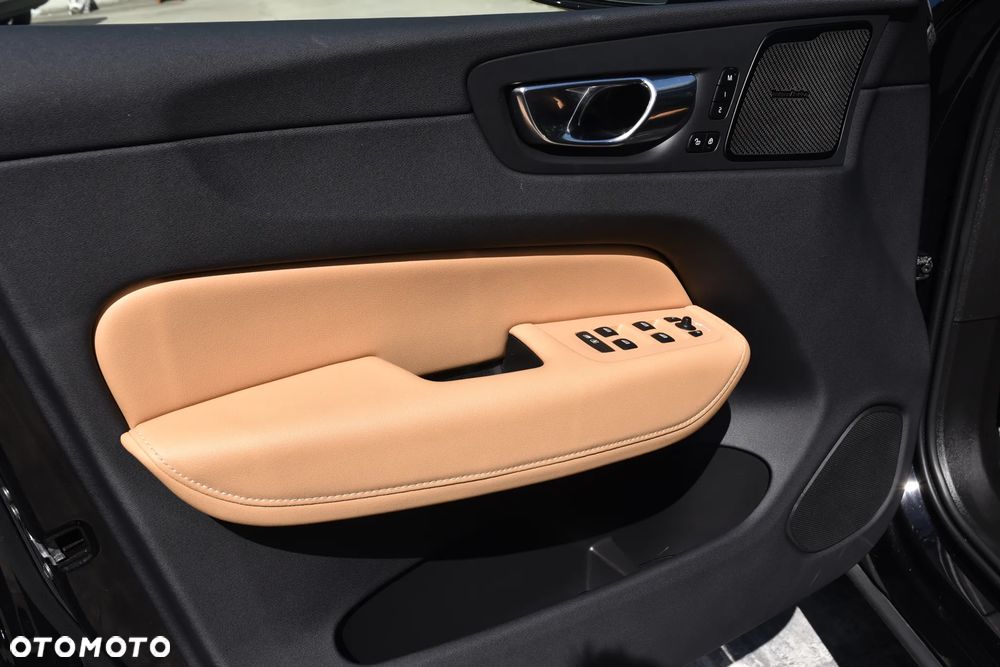 Volvo XC 40 T5 AWD Geartronic Momentum Pro - 20