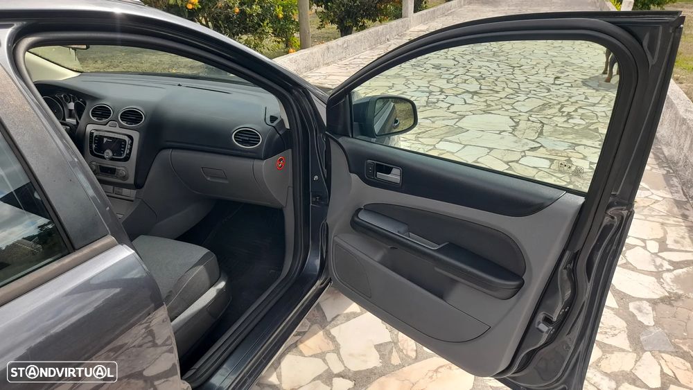 Ford Focus SW 1.6 TDCi DPF Trend - 30