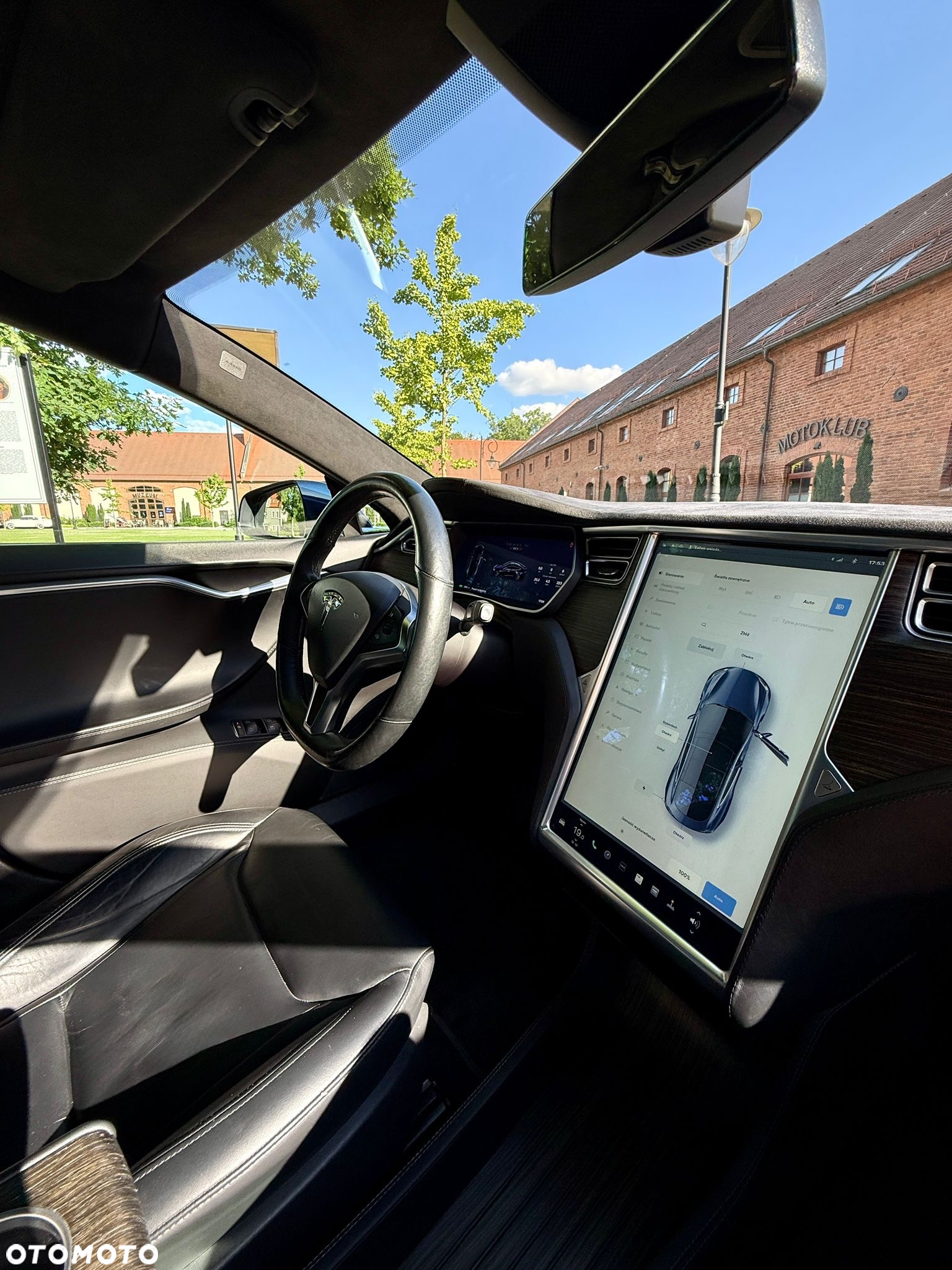 Tesla Model S Performance - 25
