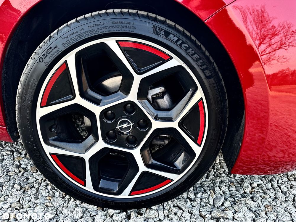 Opel Astra 1.2 Turbo GS - 22