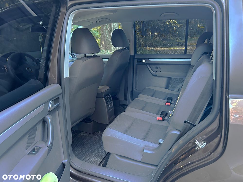 Volkswagen Touran - 20