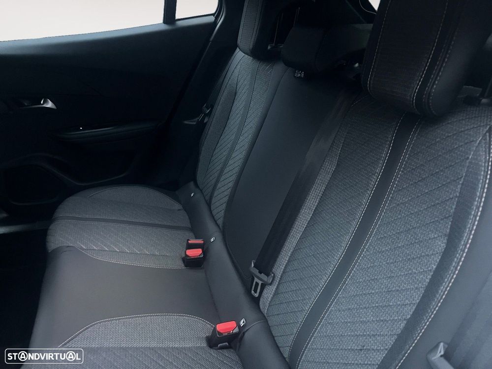 Peugeot 2008 1.2 Hybrid Allure e-DCS6 - 13