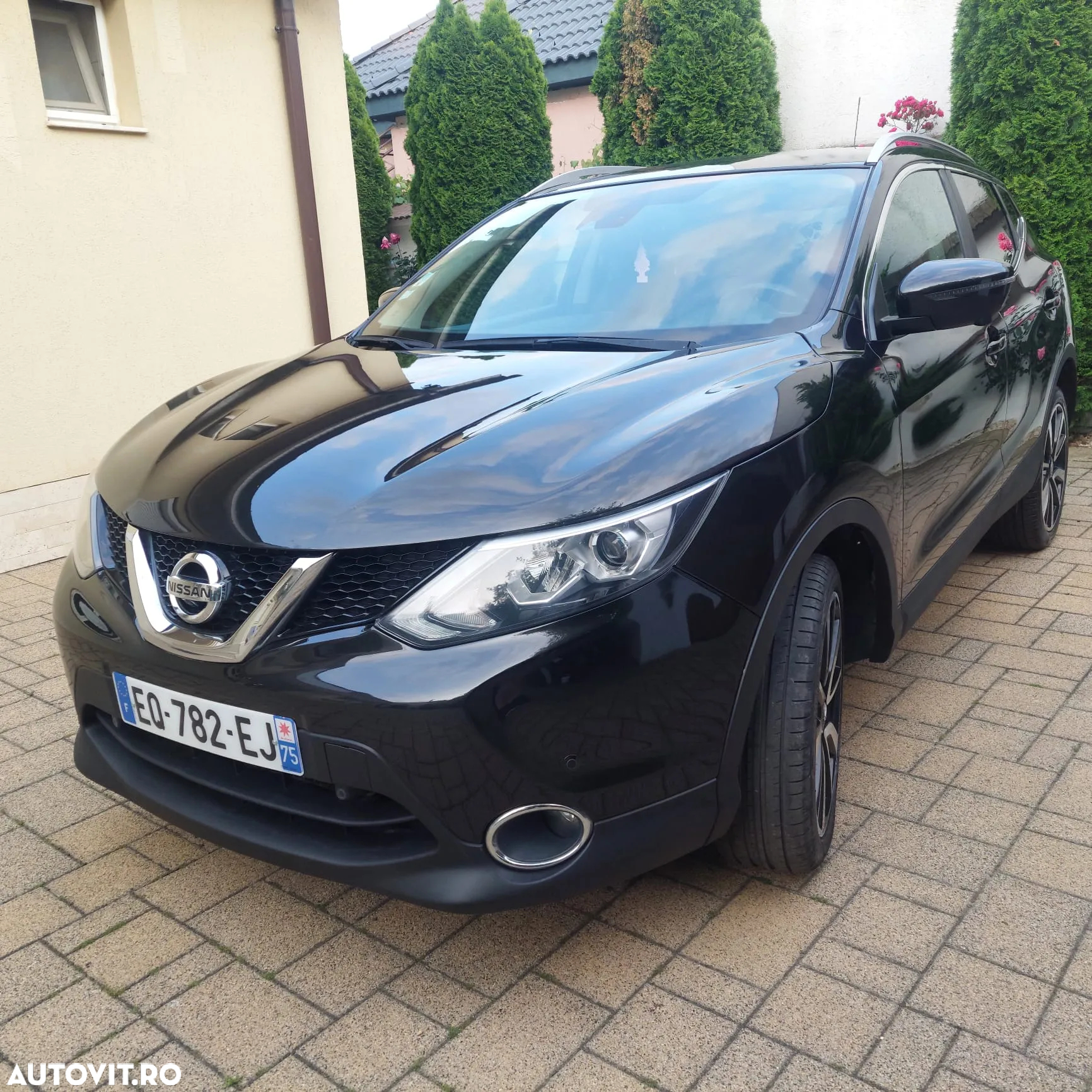 Nissan Qashqai 1.6 DCI Xtronic TEKNA - 11
