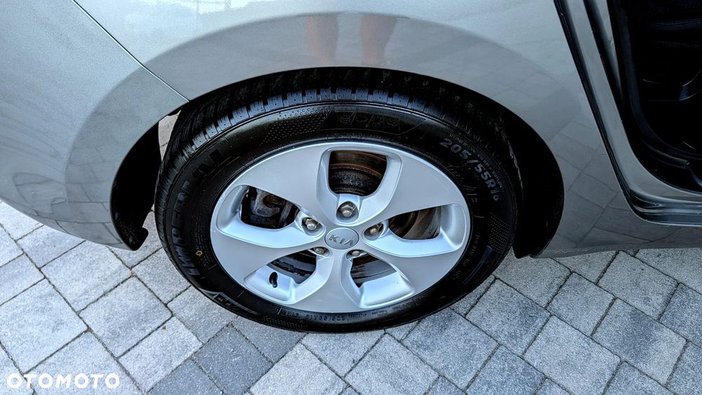 Kia Carens 1.6 GDI Edition 7 - 29