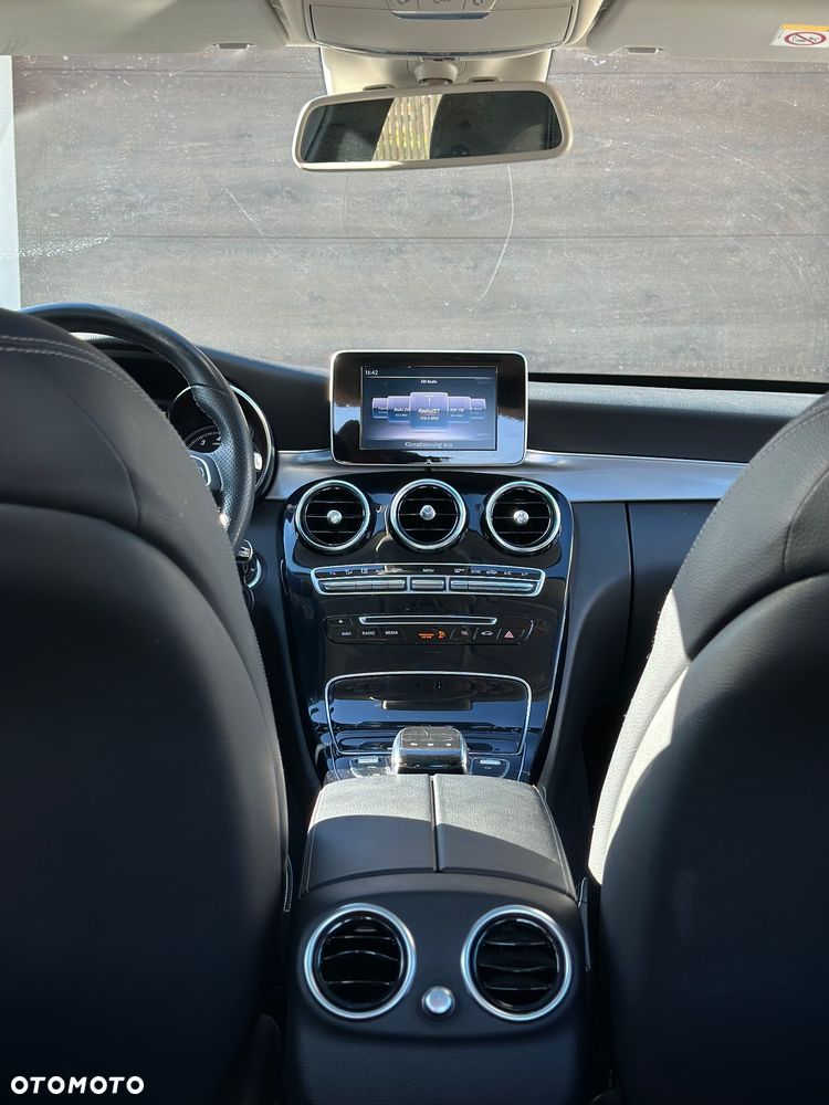 Mercedes-Benz Klasa C 200 9G-TRONIC Exclusive - 31