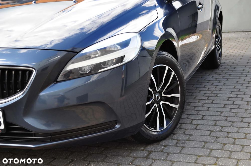 Volvo V40 D2 Momentum - 1