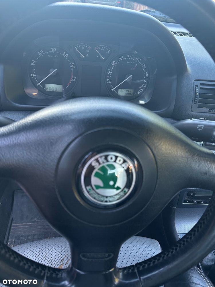 Skoda Octavia 1.8T Tour Sport - 5