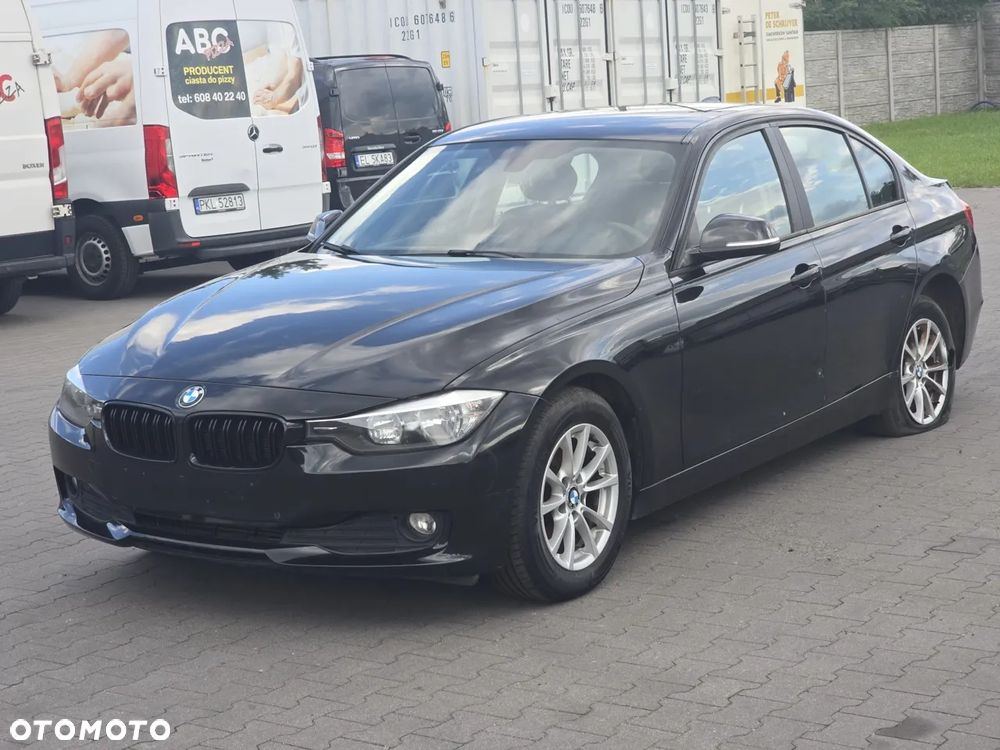 BMW Seria 3 318d - 16