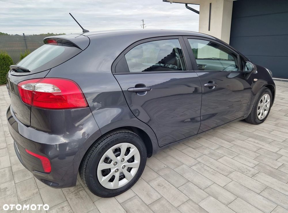 Kia Rio - 4