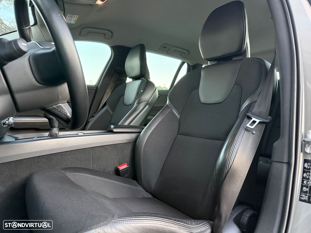 Volvo V60 2.0 D3 Momentum - 14