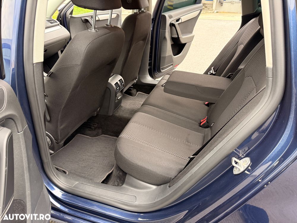 Volkswagen Passat Variant 2.0 Blue TDI DSG SCR Business Edition - 20