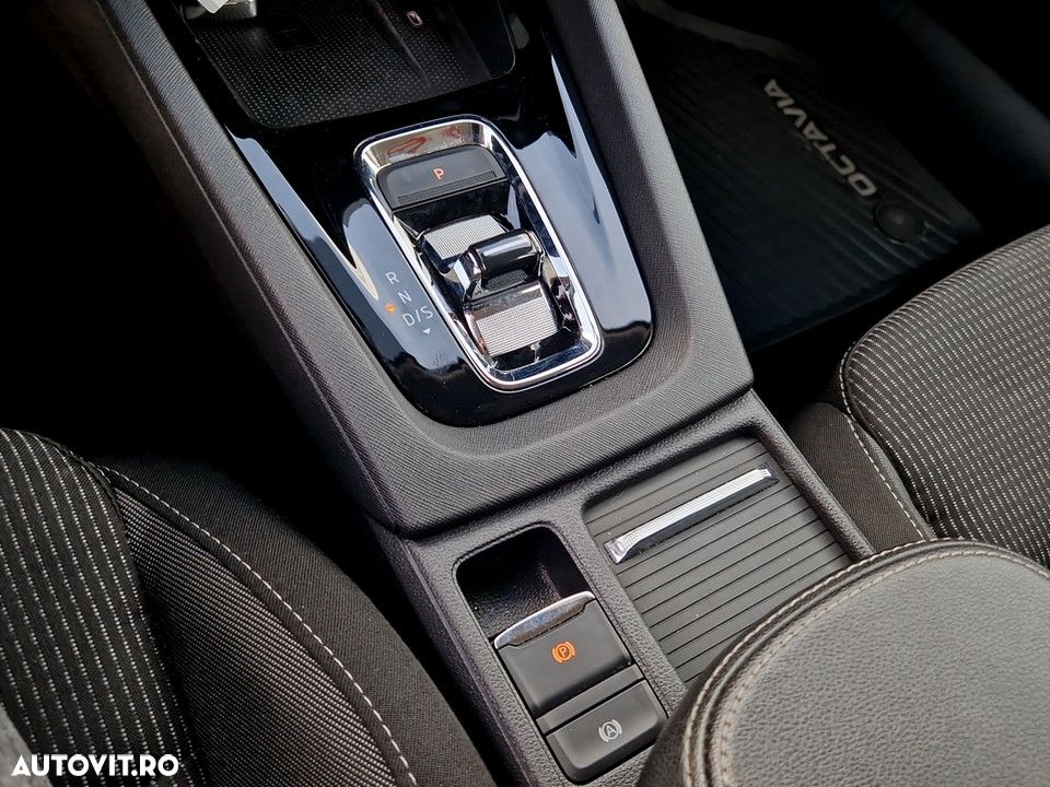Skoda Octavia 2.0 TDI DSG Ambition - 19