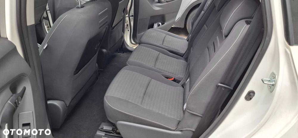 Toyota Verso - 8