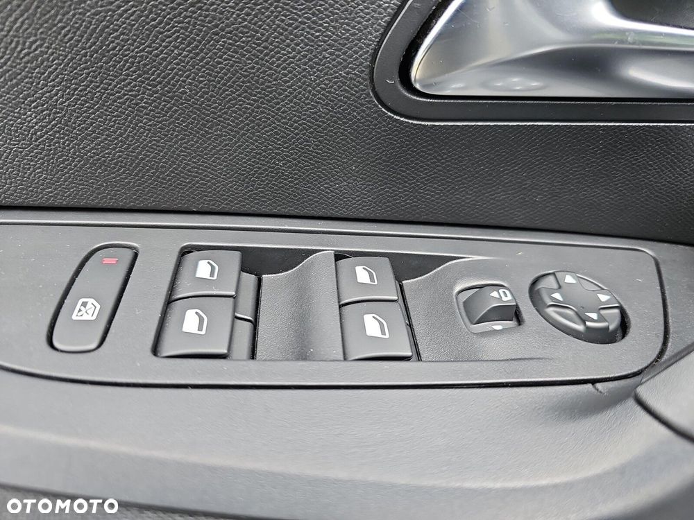 Peugeot 2008 - 18