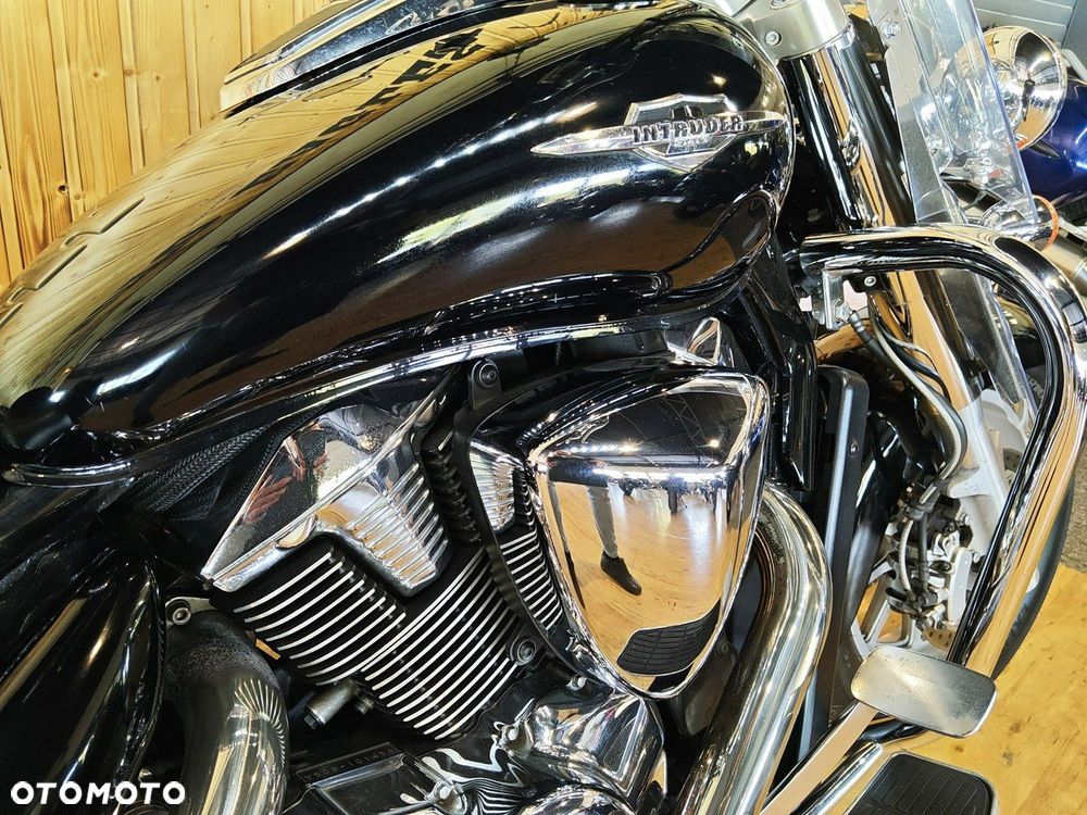 Suzuki Intruder - 9
