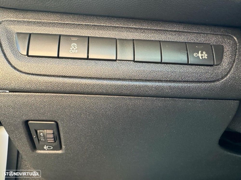 Peugeot 208 1.2 PureTech Allure - 12