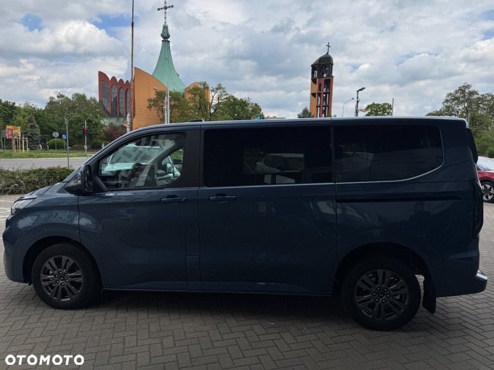 Ford Tourneo Custom - 8